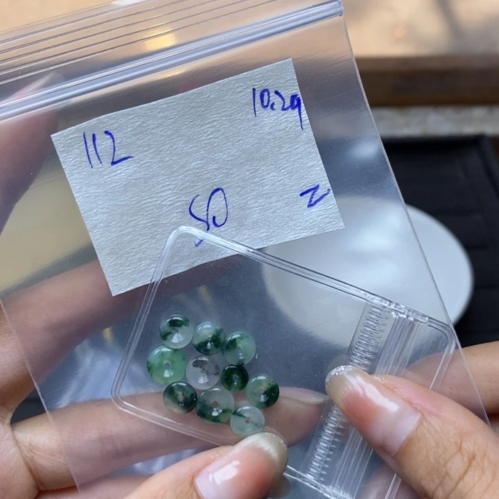 y***英定制翡翠未镶嵌不退