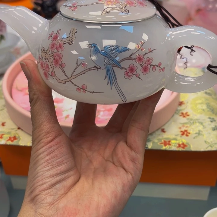 茶杯段泥吧啦的都是些什么人啊