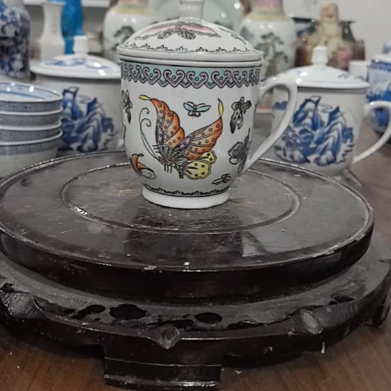 绑***的当代景德镇陶瓷工艺品