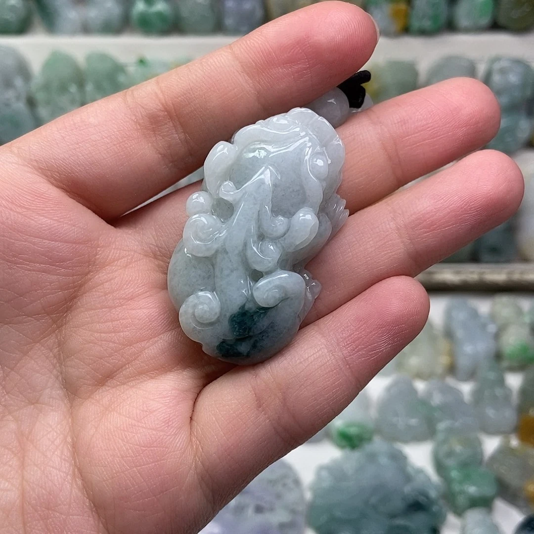 翡翠未镶嵌吊坠(赠链)