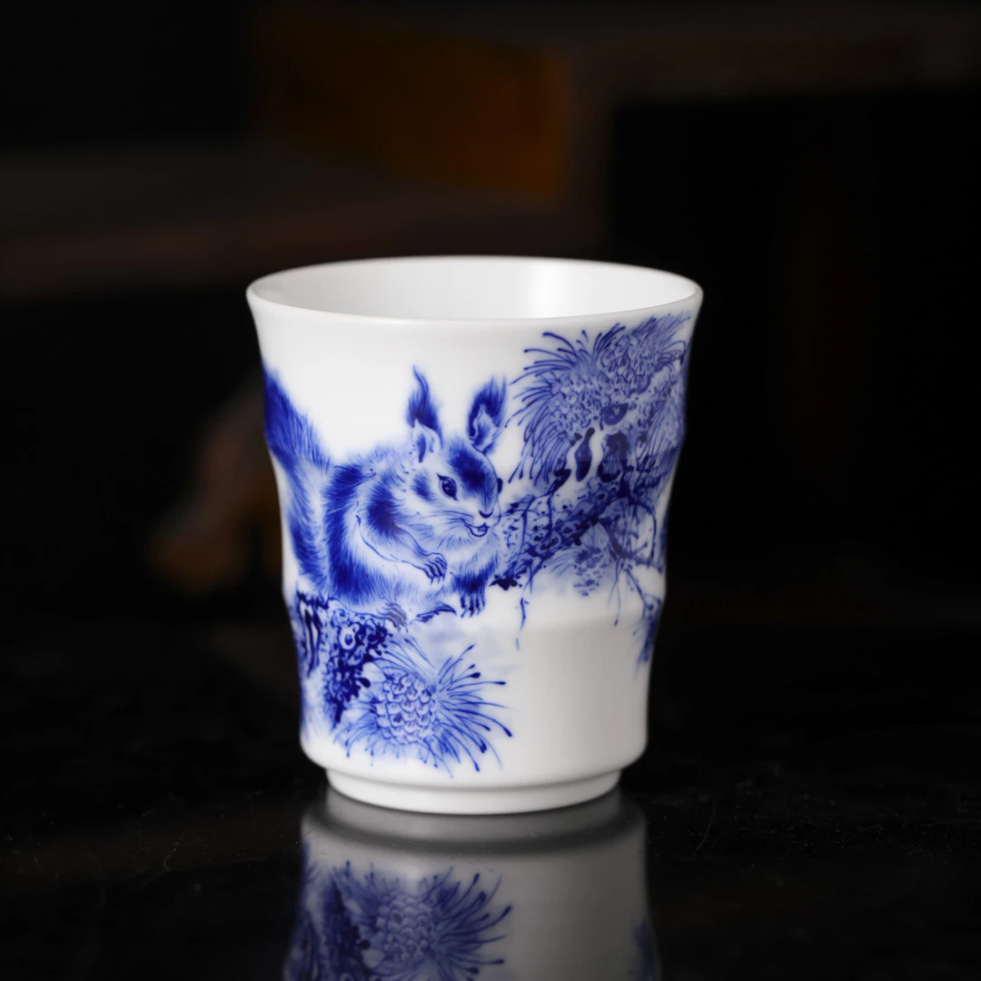 九段烧-九段妙手花鸟竹节杯（松鼠）-陶瓷主人杯手绘有差异