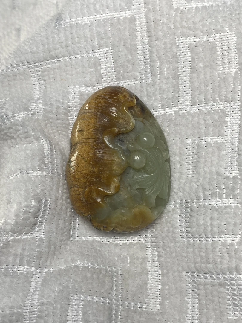 黄白河磨玉金鱼 鱼吊坠原皮原色