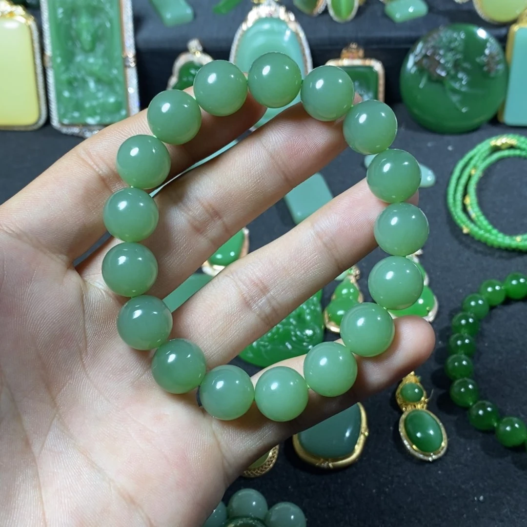 颈饰未镶嵌和田玉（黄玉）