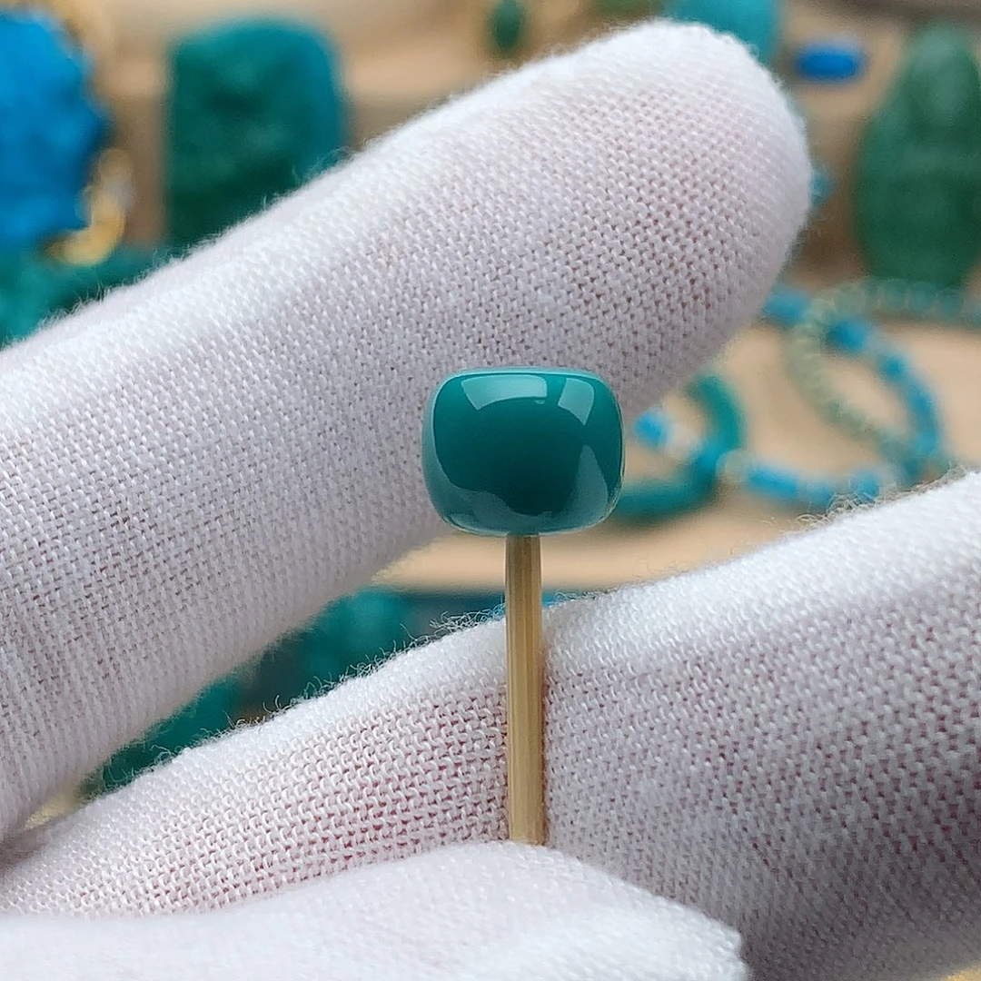 绿松石未镶嵌颈饰