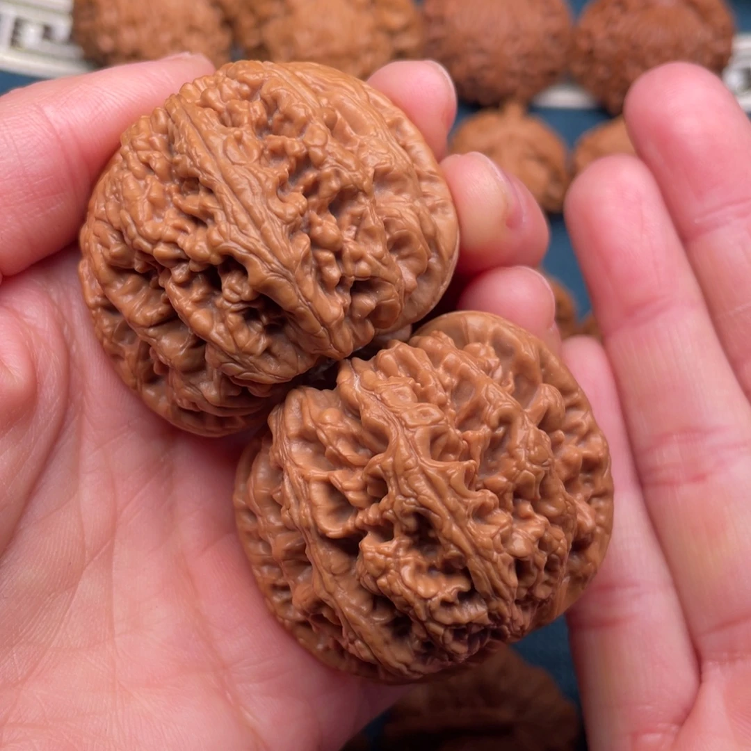 把件文玩核桃46红皮老树球筋