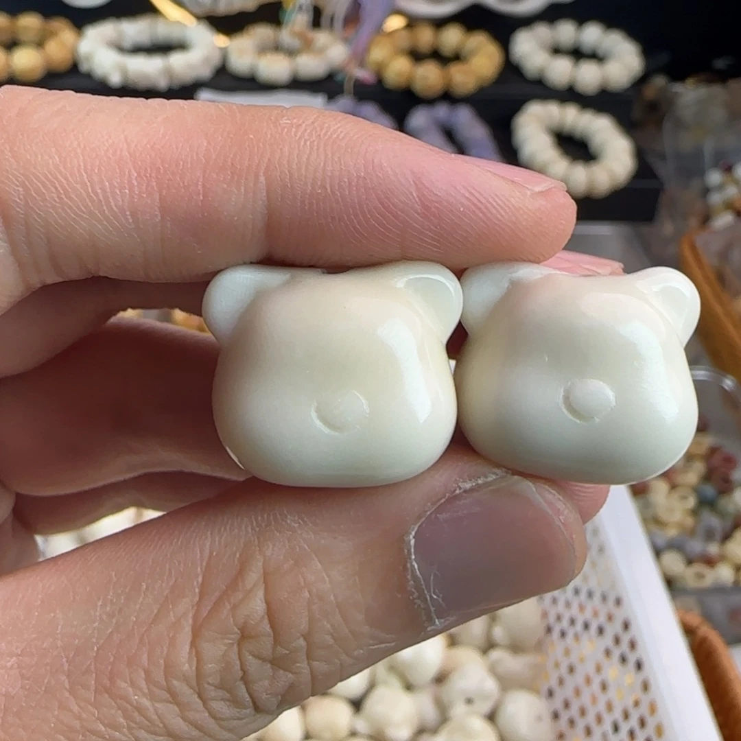 吊坠菩提根/象牙果微瑕白色熊头6颗