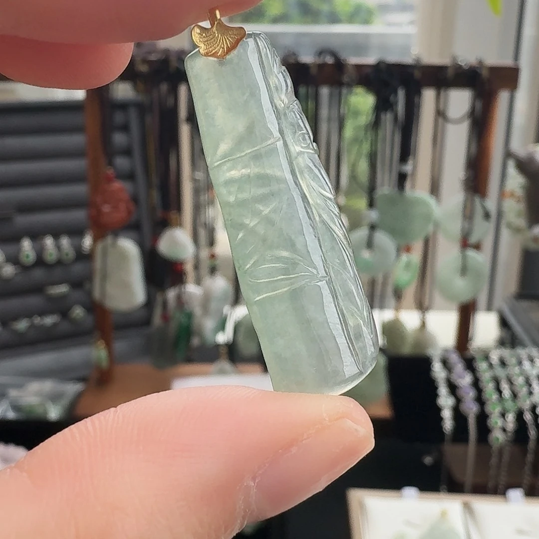 翡翠未镶嵌颈饰竹节