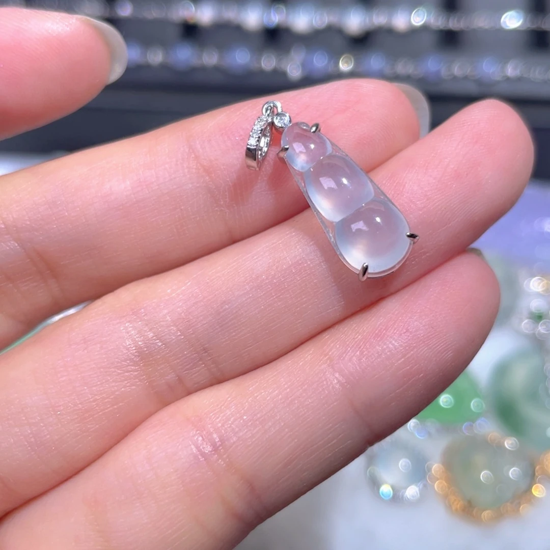 颈饰18K金镶嵌翡翠翡翠