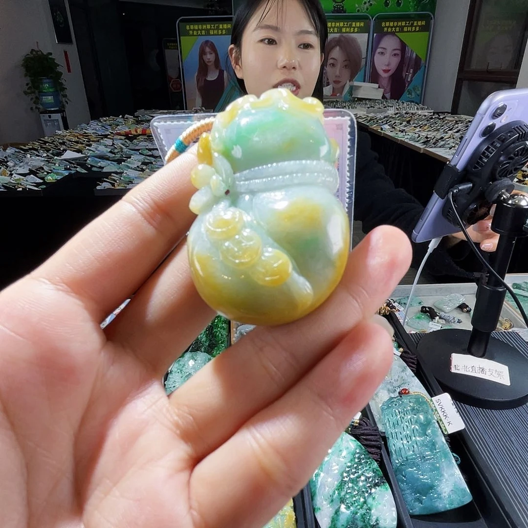 颈饰未镶嵌翡翠一