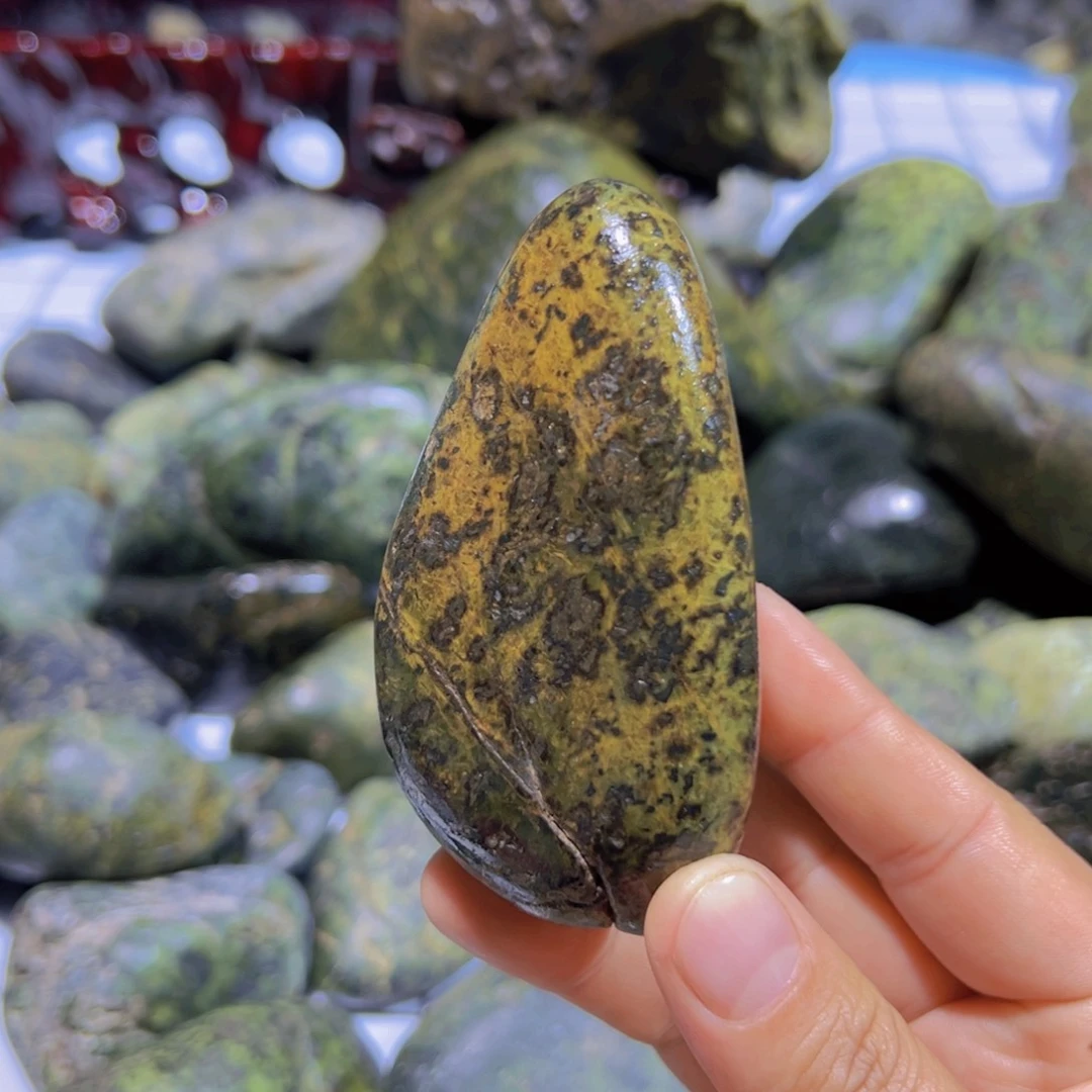未镶嵌蛇纹石玉西藏藏玉药王石鸿****验