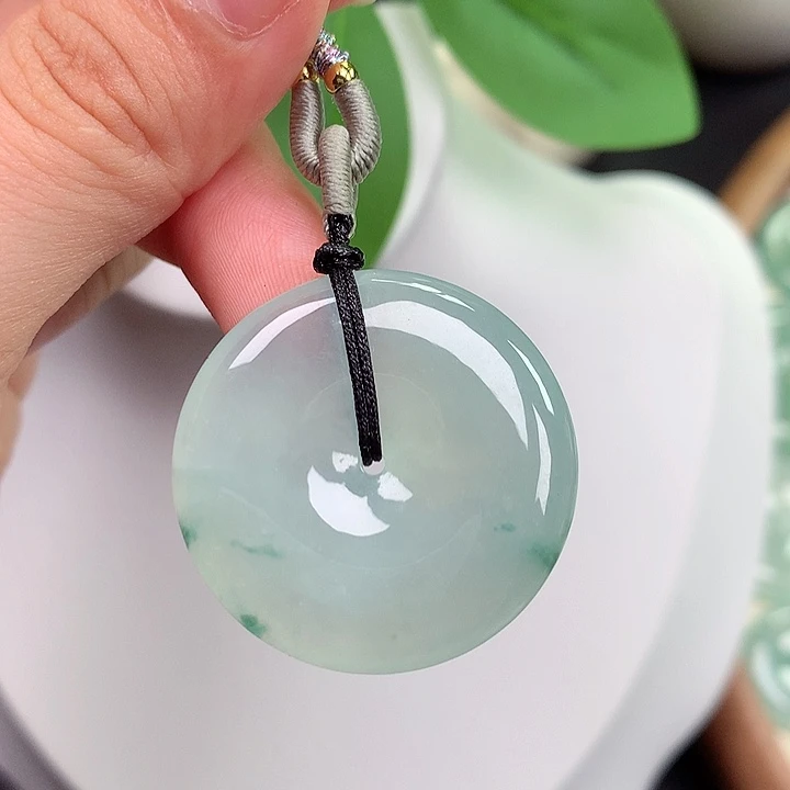 颈饰未镶嵌翡翠平安扣 30.6x5.5mm