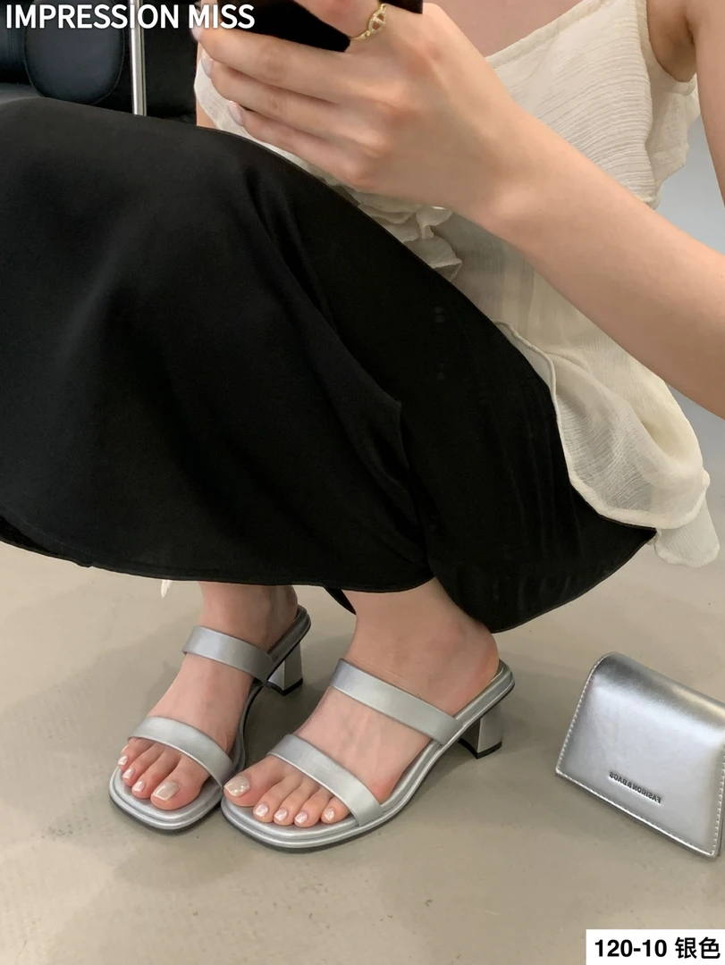 （120-10）时尚百搭小粗跟一字凉拖鞋