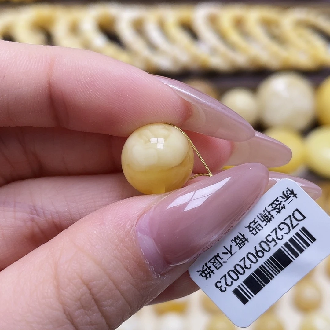 琥珀未镶嵌裸石12.6mm圆珠瑕