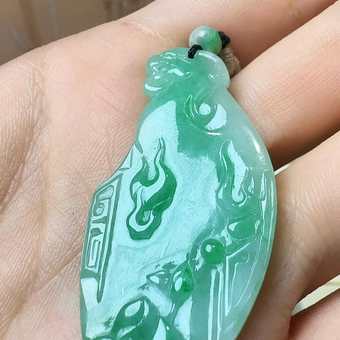 颈饰未镶嵌翡翠吊坠