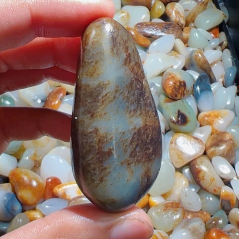 和田玉未镶嵌珠宝奇石55.8克