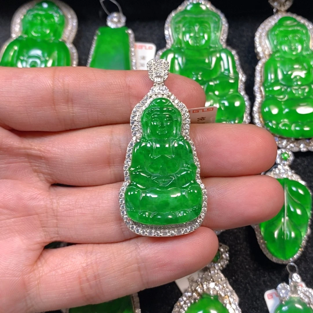 颈饰银S925镶嵌翡翠观音吊坠