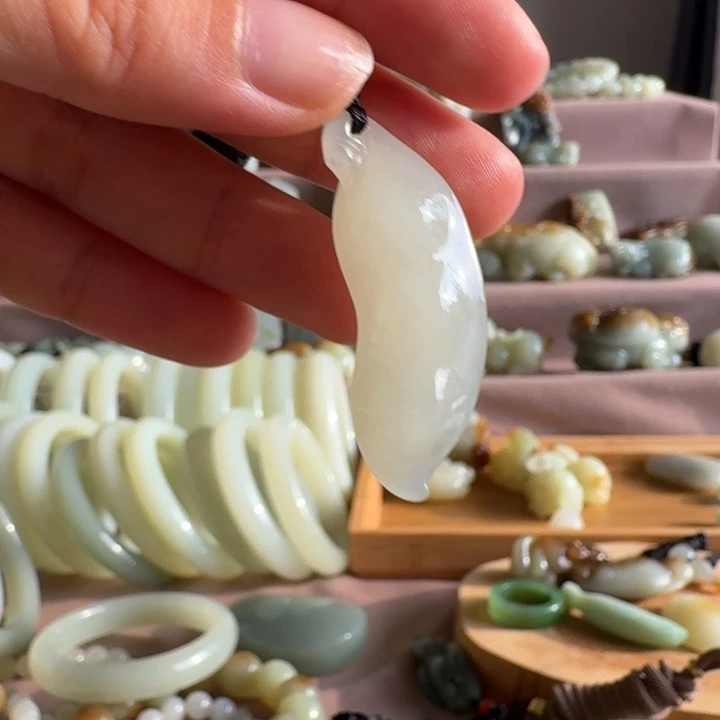 手链未镶嵌和田玉（糖玉）