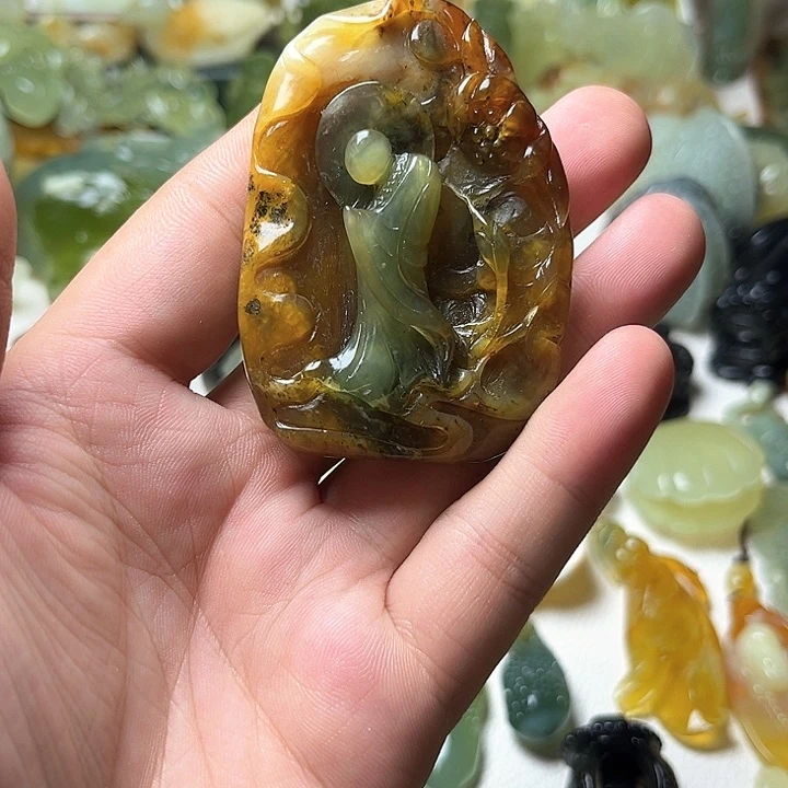未镶嵌蛇纹石玉颈饰