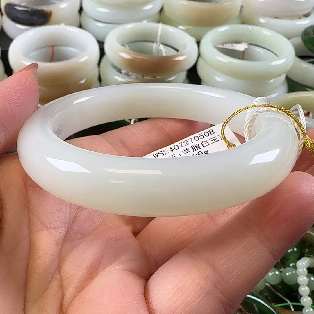 和田玉未镶嵌手镯