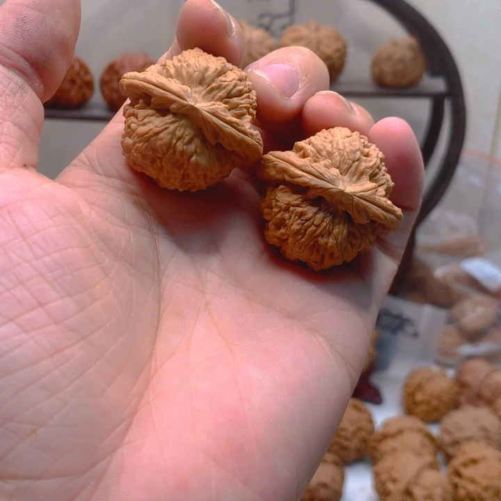 ****吊坠文玩核桃35的白狮子