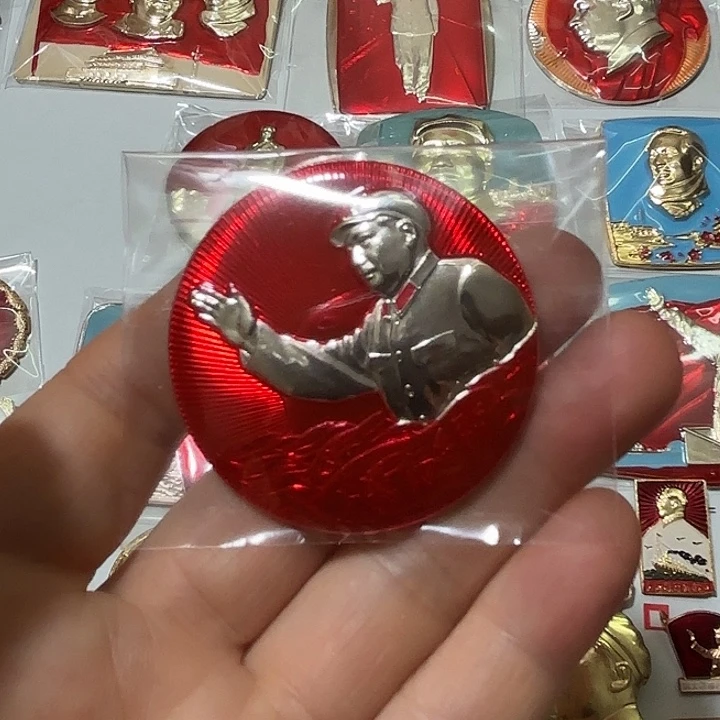 其他普通金属张**?纪念章