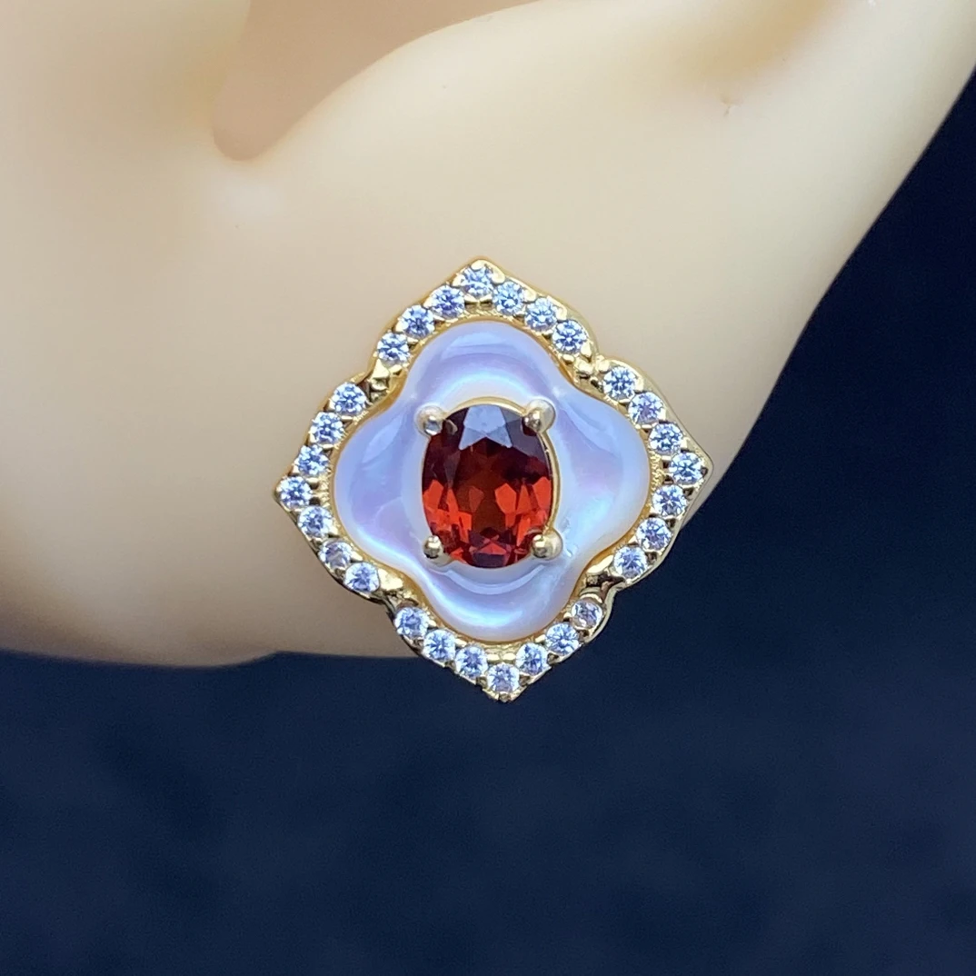 天然石榴石白贝母耳钉s925银高级轻奢精致气质优雅时尚百搭Y1