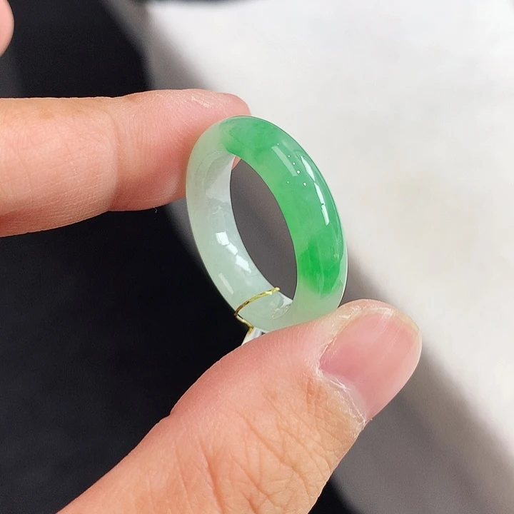翡翠未镶嵌戒指20号