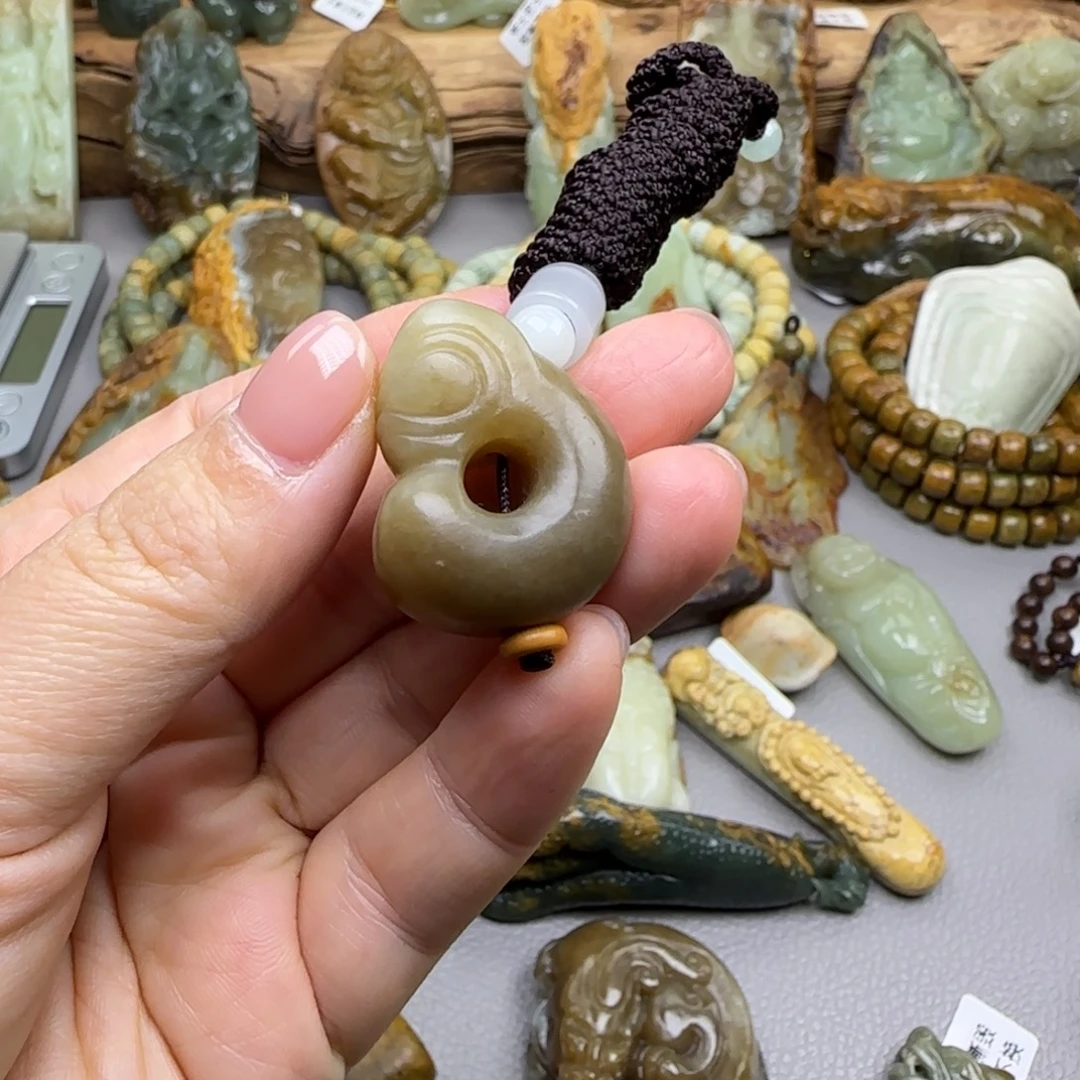 岫岩老玉（透闪石质玉）未镶嵌珠宝奇石