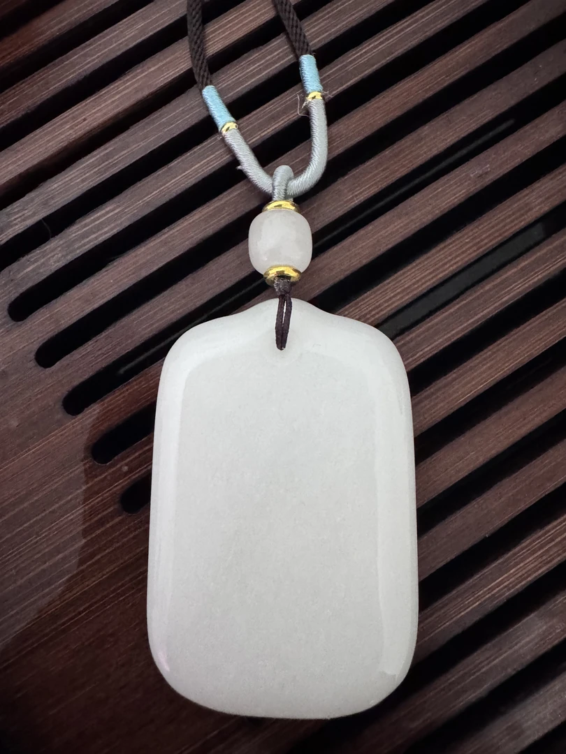 磊洛珠宝新疆金丝玉弓型平安无事吊坠