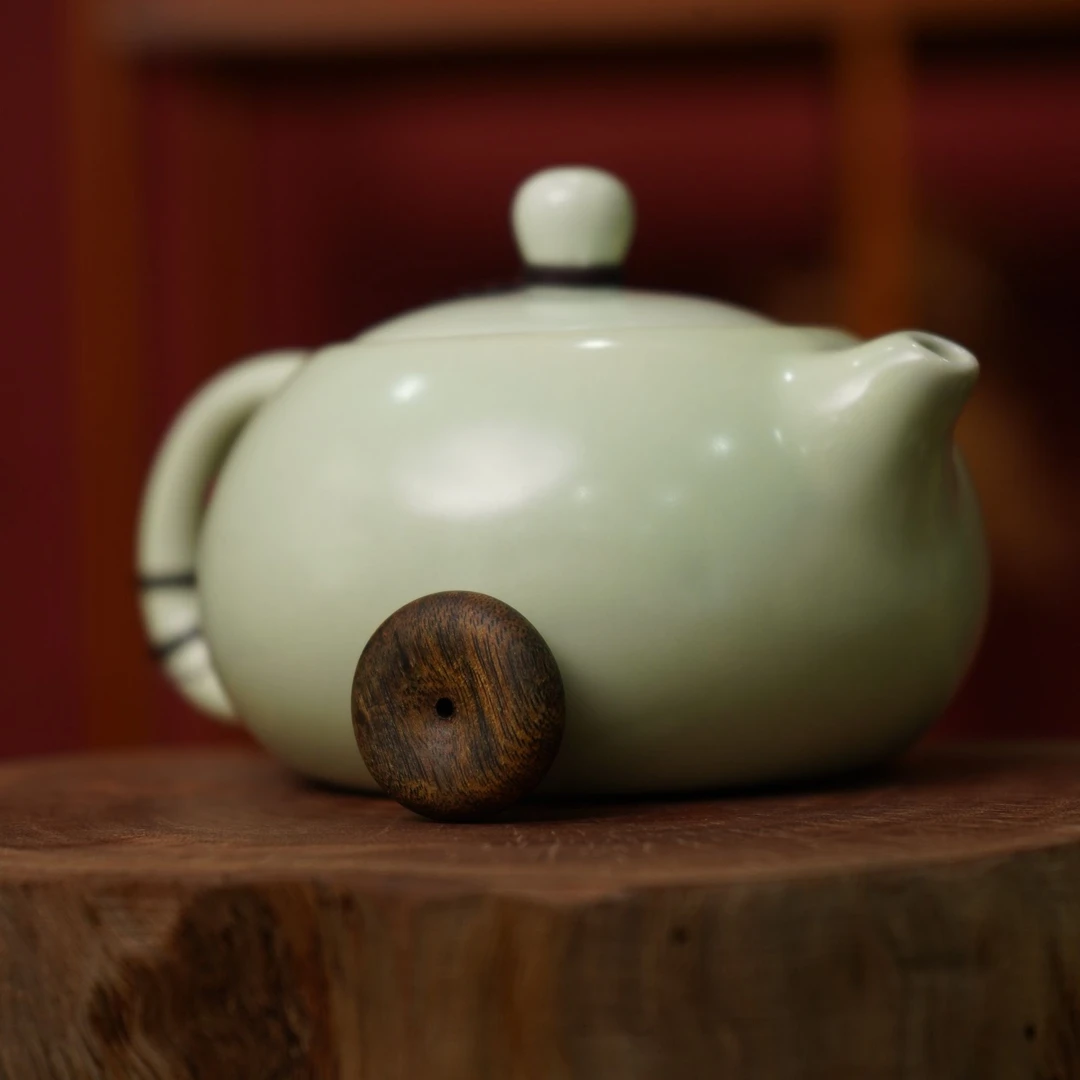 香港黄奇楠软丝玉化老料沉香制品 平安扣2.29x0.78cm 250822028 C