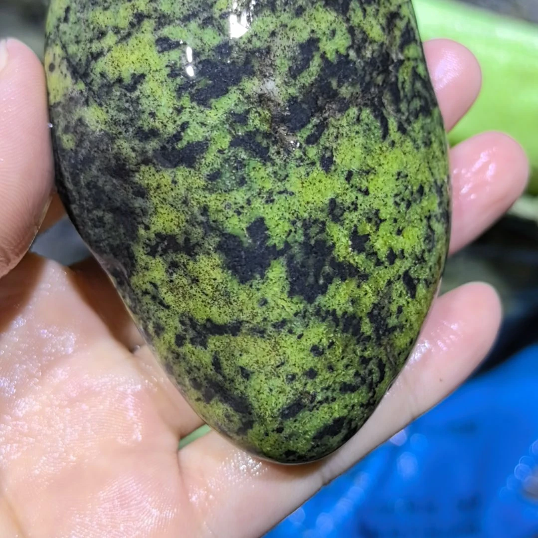 流***姐木藏玉药王石原石一个