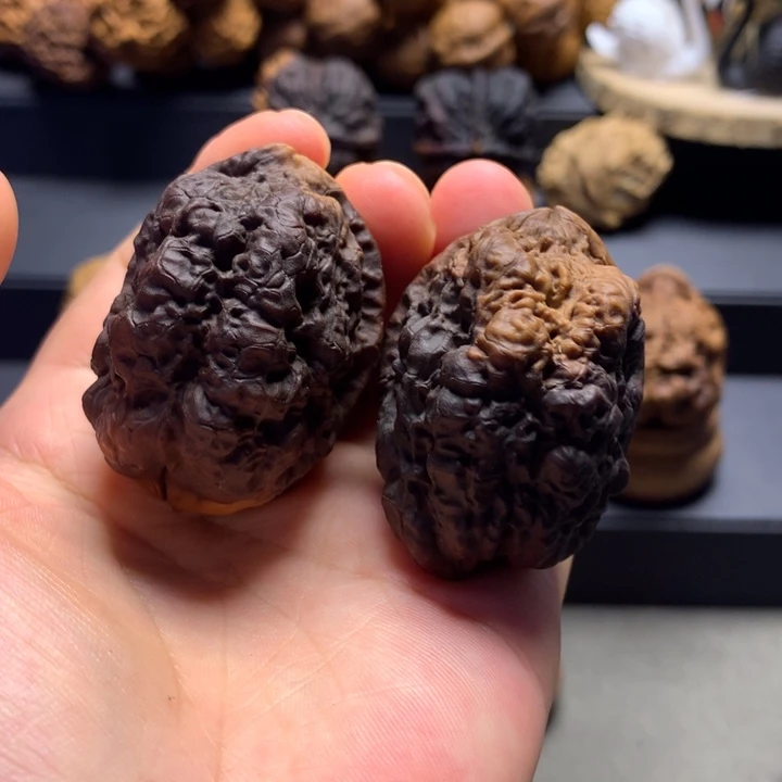 文玩核桃把件开背爆筋九五玄包43