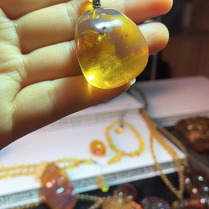 琥珀颈饰未镶嵌缅甸天然琥珀植物珀