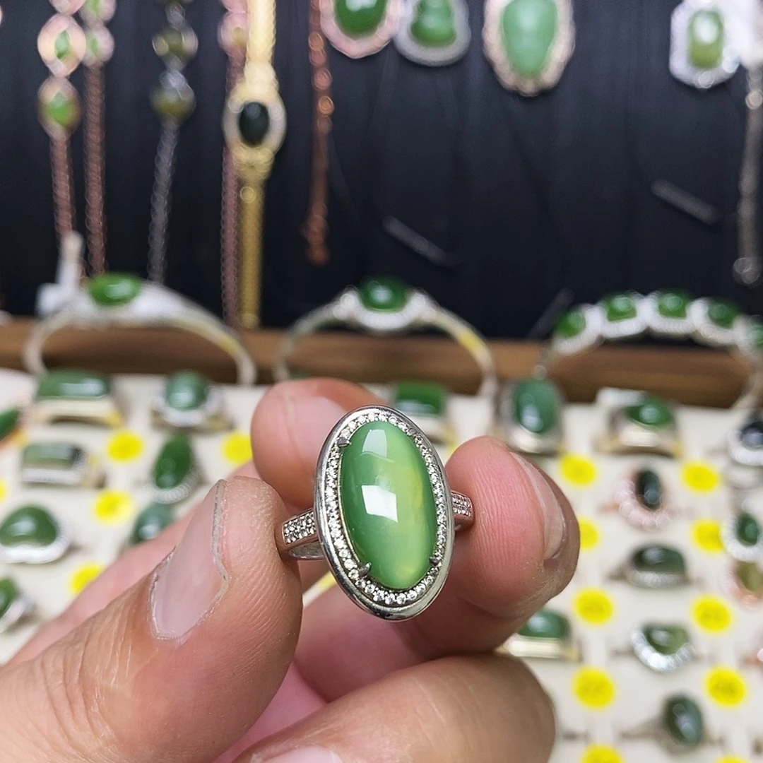 银S925镶嵌戒指和田玉（碧玉）