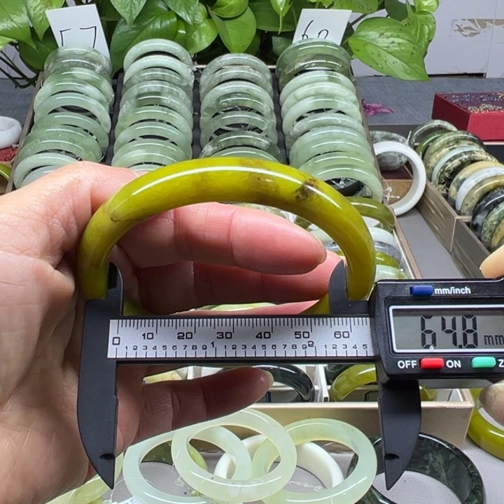 蛇纹石玉未镶嵌手镯19