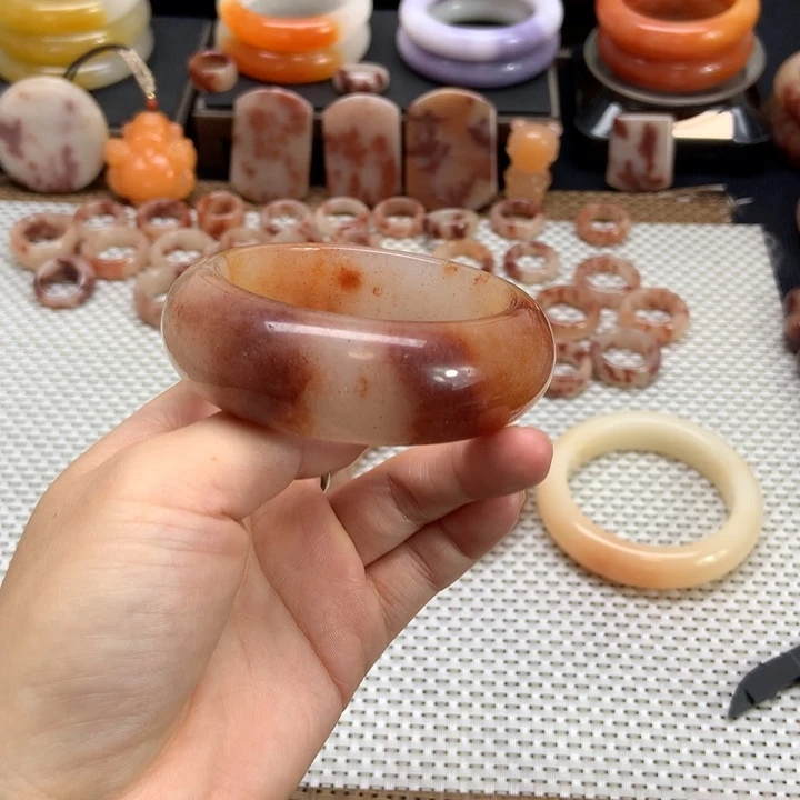 石英质玉未镶嵌手镯