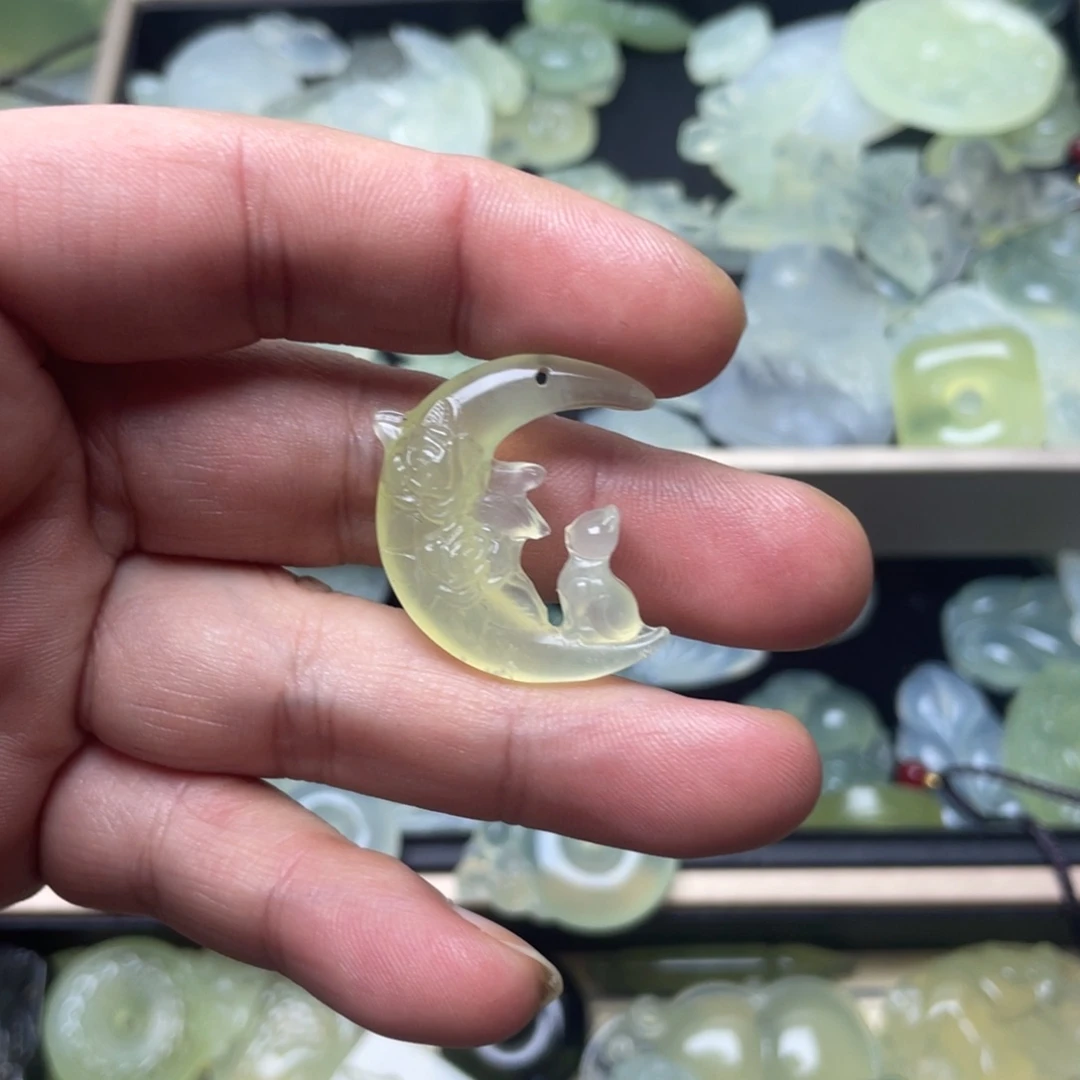 未镶嵌蛇纹石玉颈饰