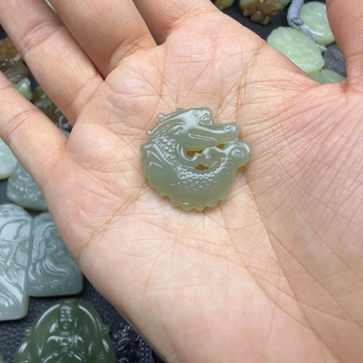 和田玉未镶嵌颈饰