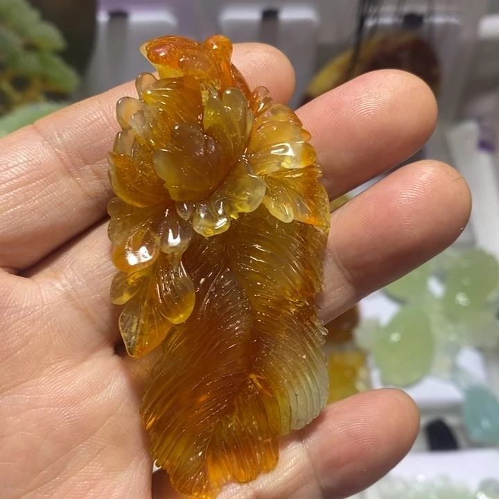璨***享蛇纹石玉未镶嵌颈饰