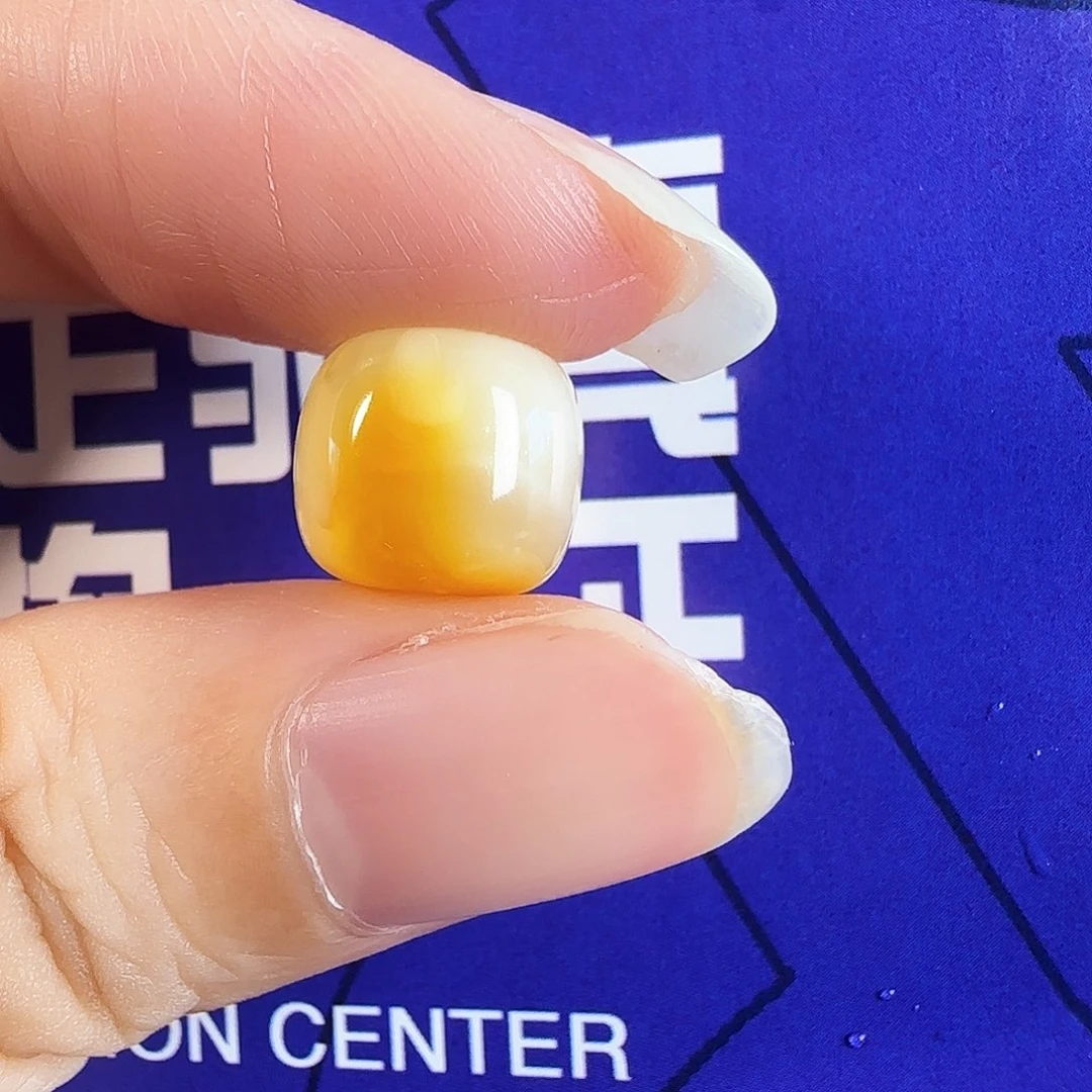 蜜蜡未镶嵌裸石粉沁色老型10.1mm