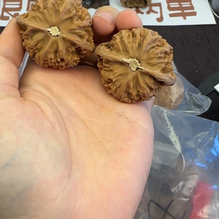 文玩核桃把件宫灯