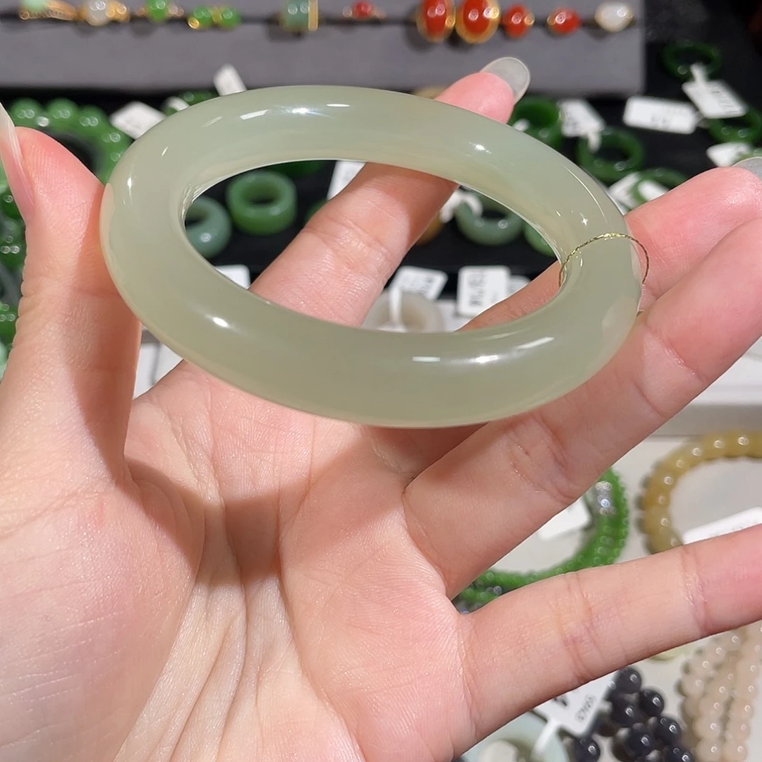和田玉（青玉）未镶嵌手镯
