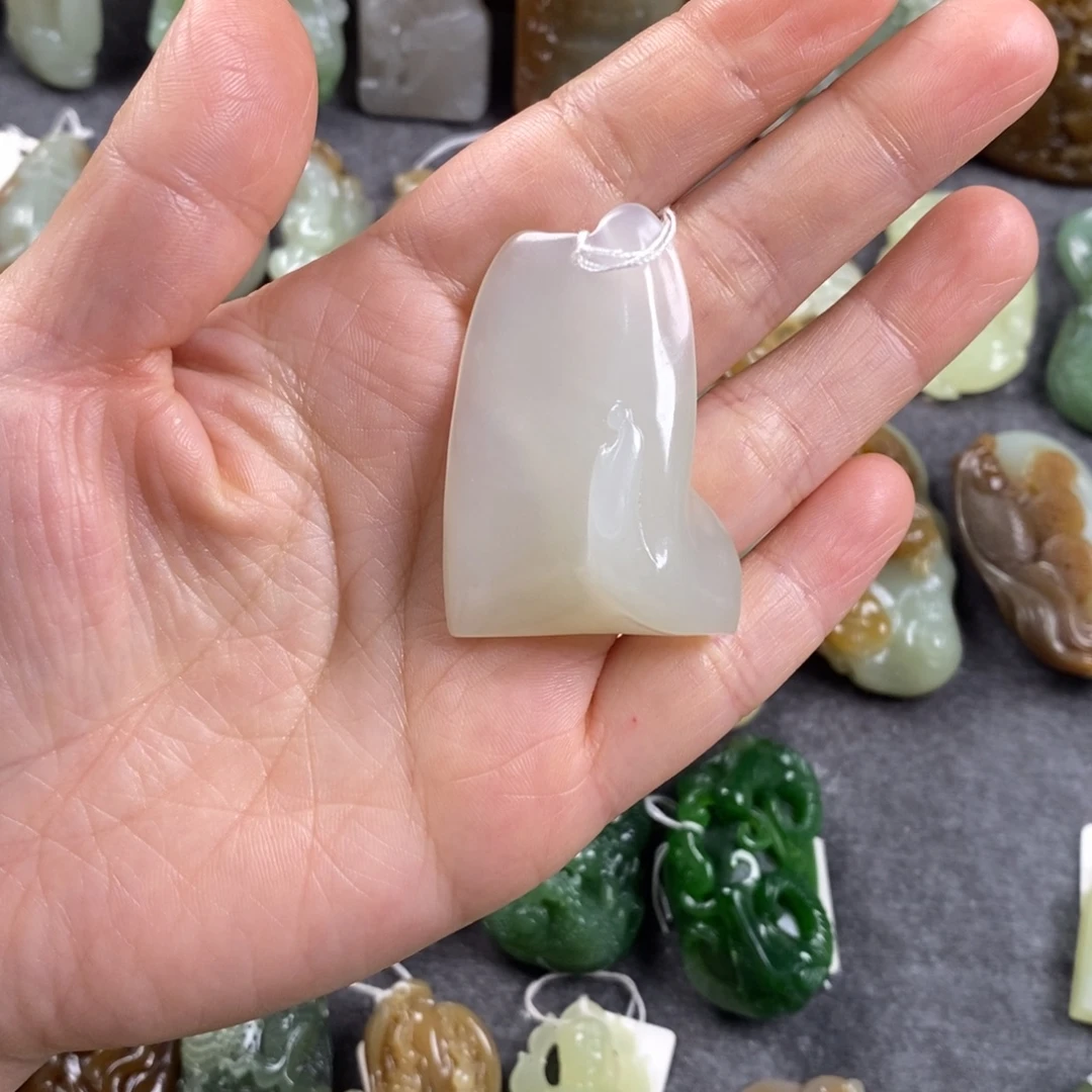 和田玉未镶嵌颈饰