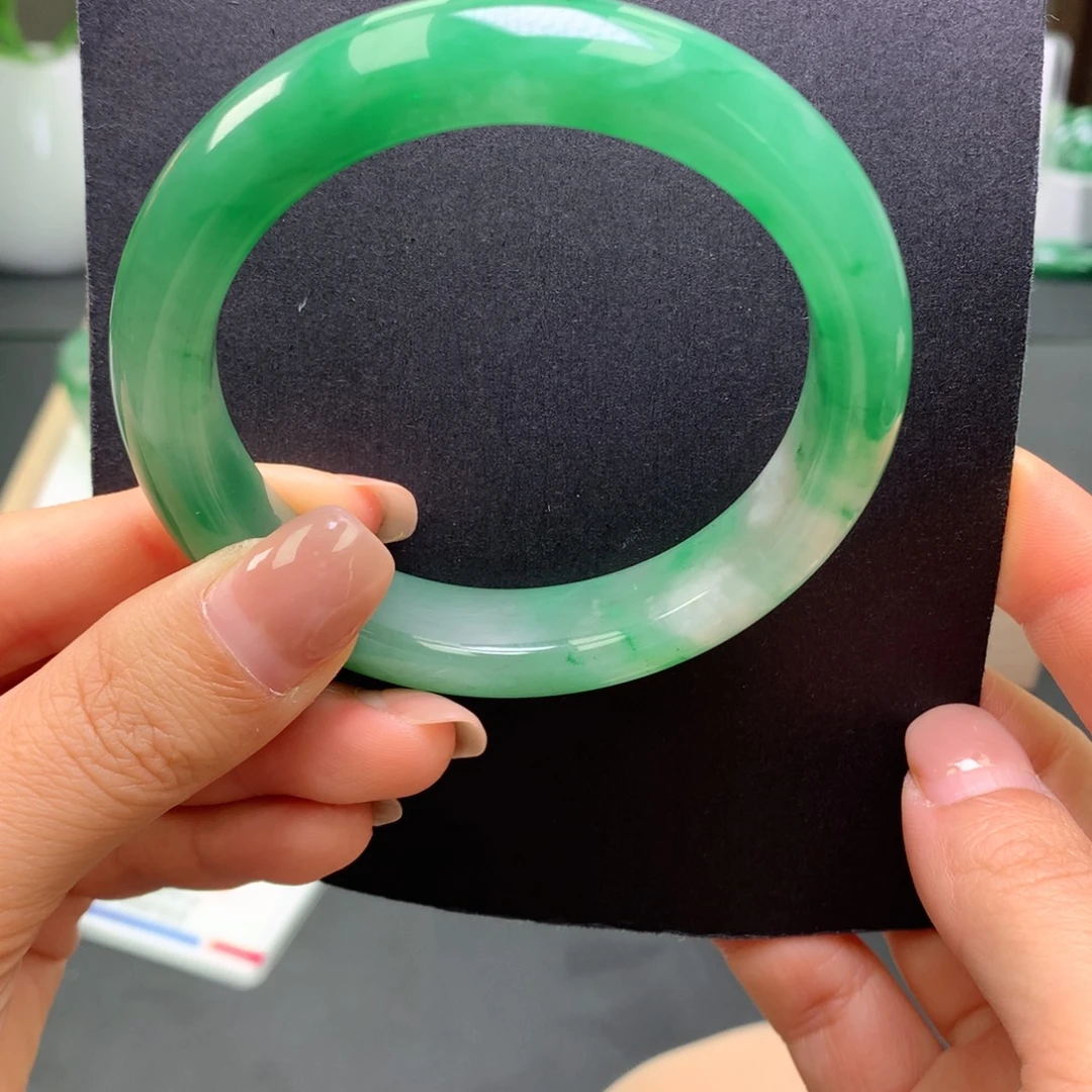 石英质玉未镶嵌手镯