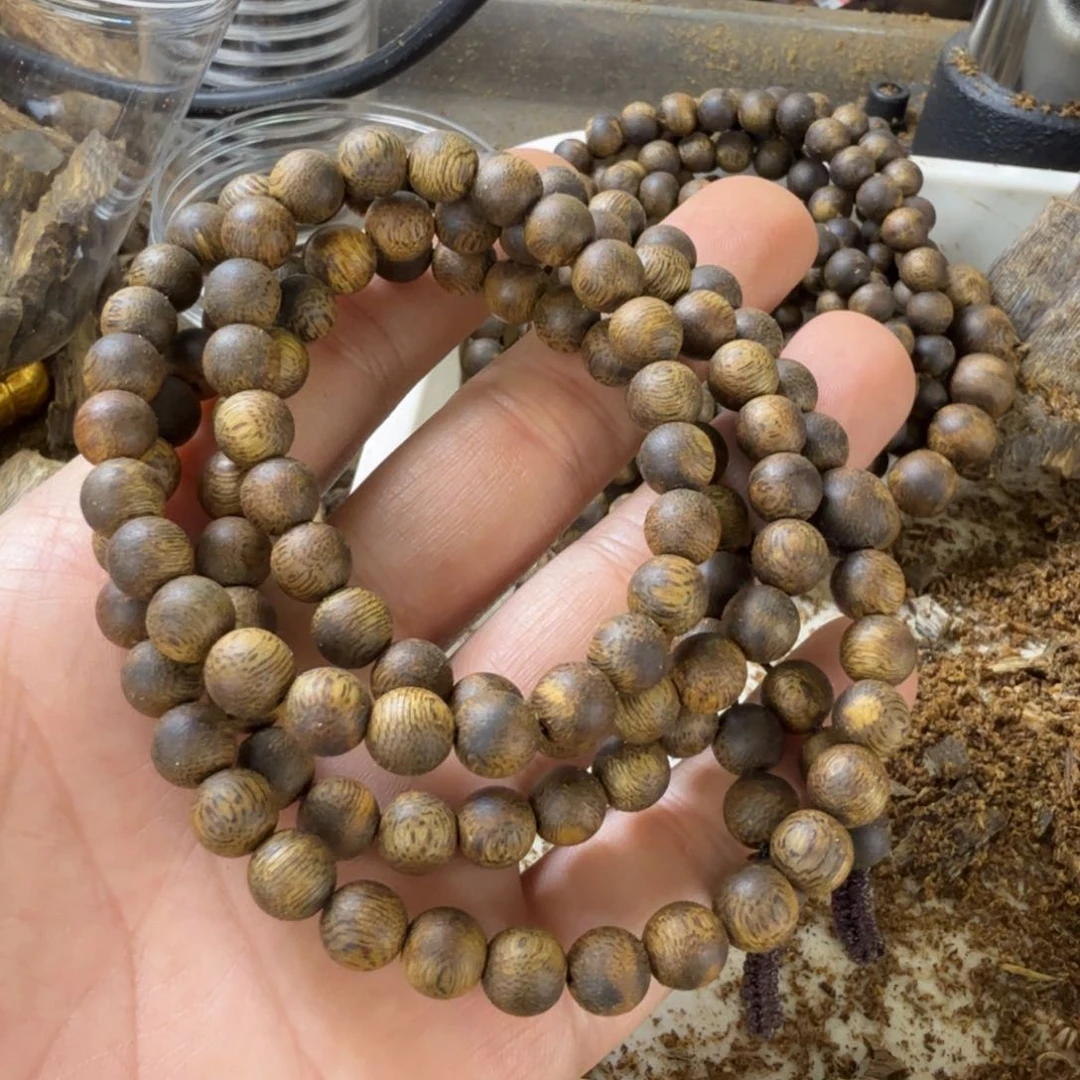 沉香碎屑沉香未***T高油脂老白棋品种卡8多圈26.7克