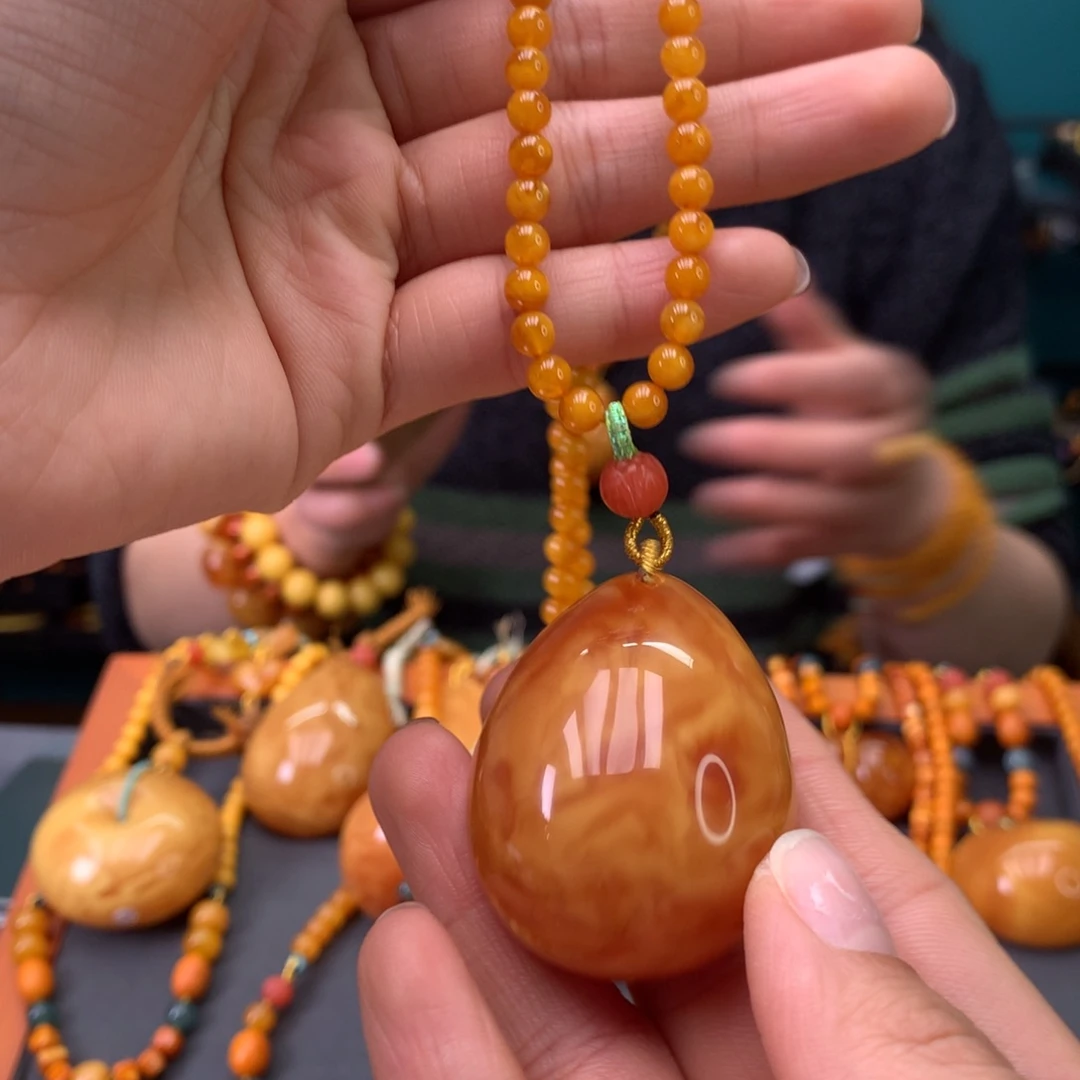 蜜蜡未镶嵌颈饰水滴