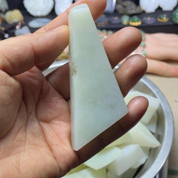 和田玉未镶嵌珠宝半成品一**水