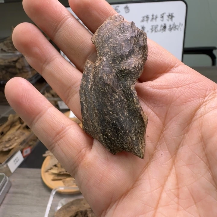 海南沉水包头4.4克，花甜香