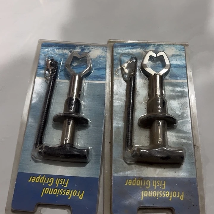 控鱼器发两个如图所示