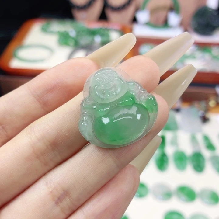 石英质玉（非洲翠）未镶嵌颈饰